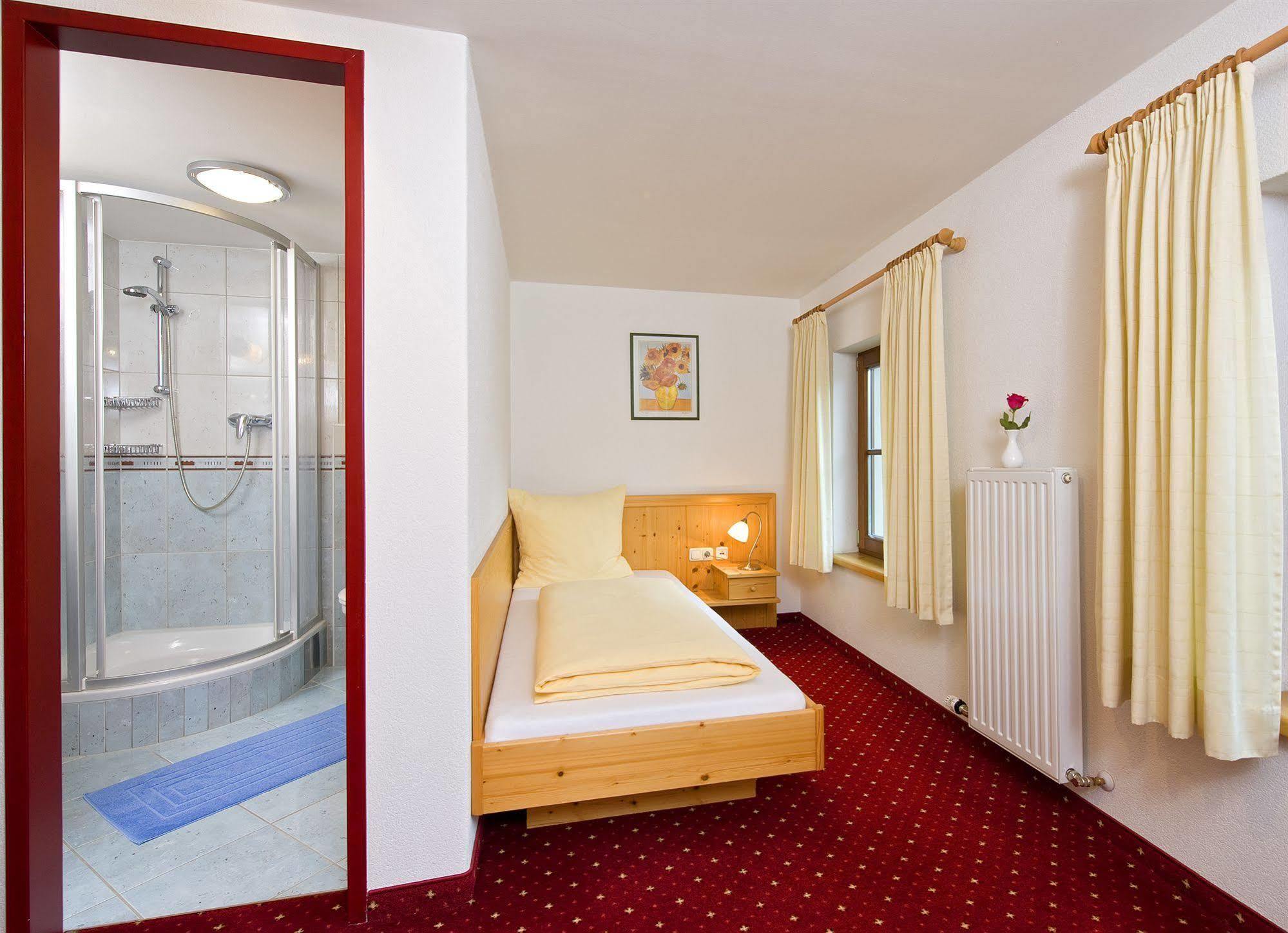 בריקסן אים טהלה Hotel Reitlwirt חדר תמונה